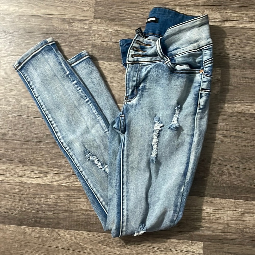 distressed skinny jeans